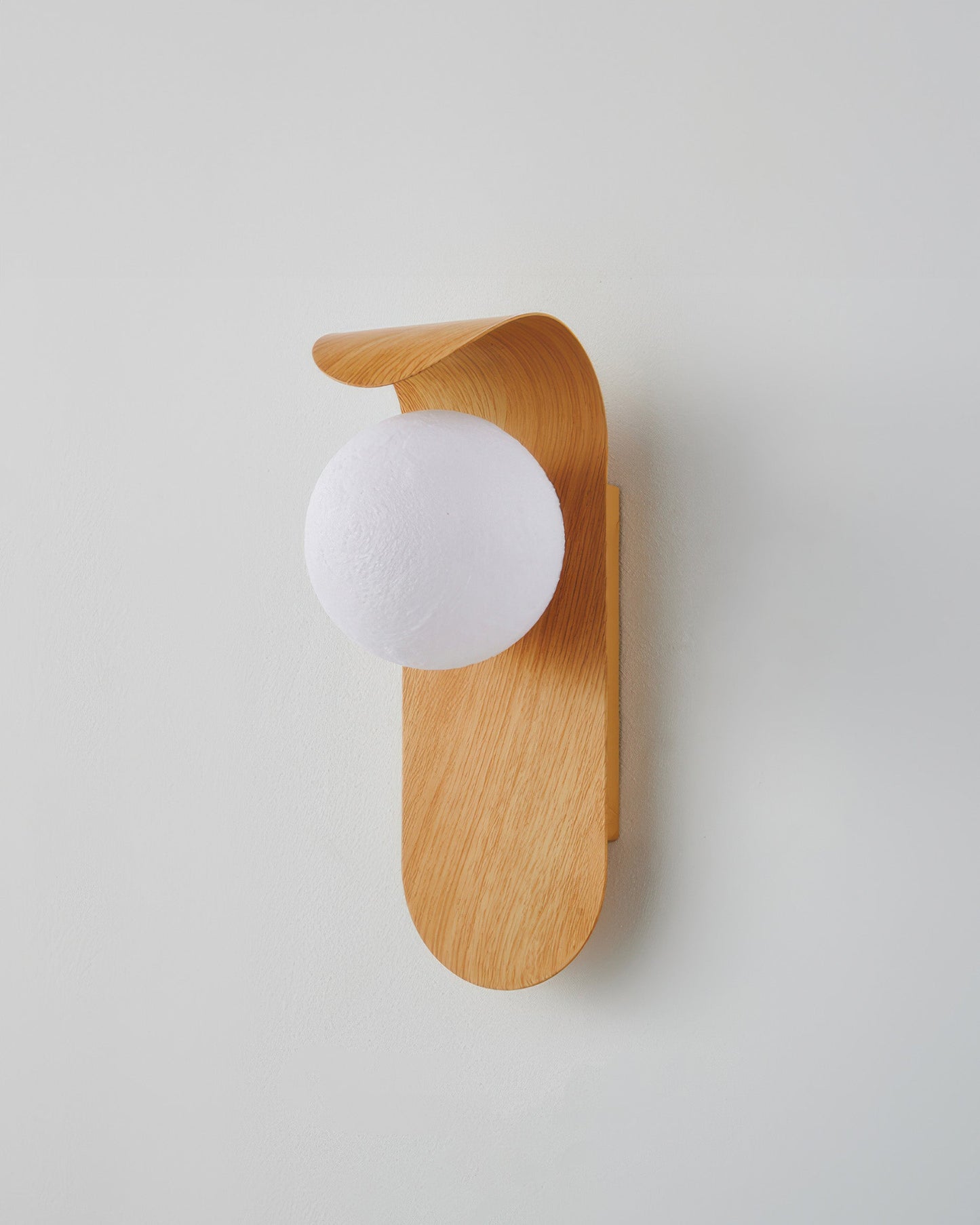 Wandlamp van ijzer en PVC met klassiek ontwerp